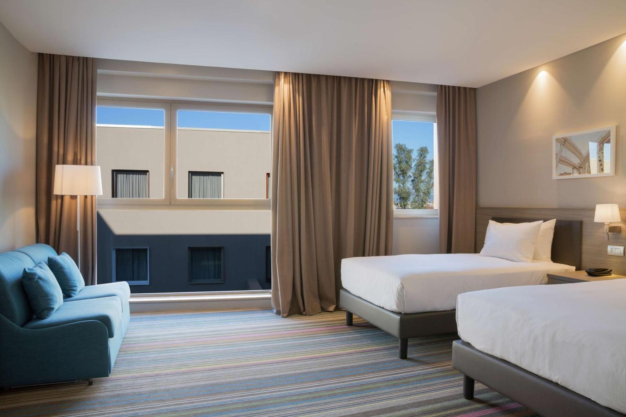 Hampton By Hilton Rome East Hotel Exterior photo
