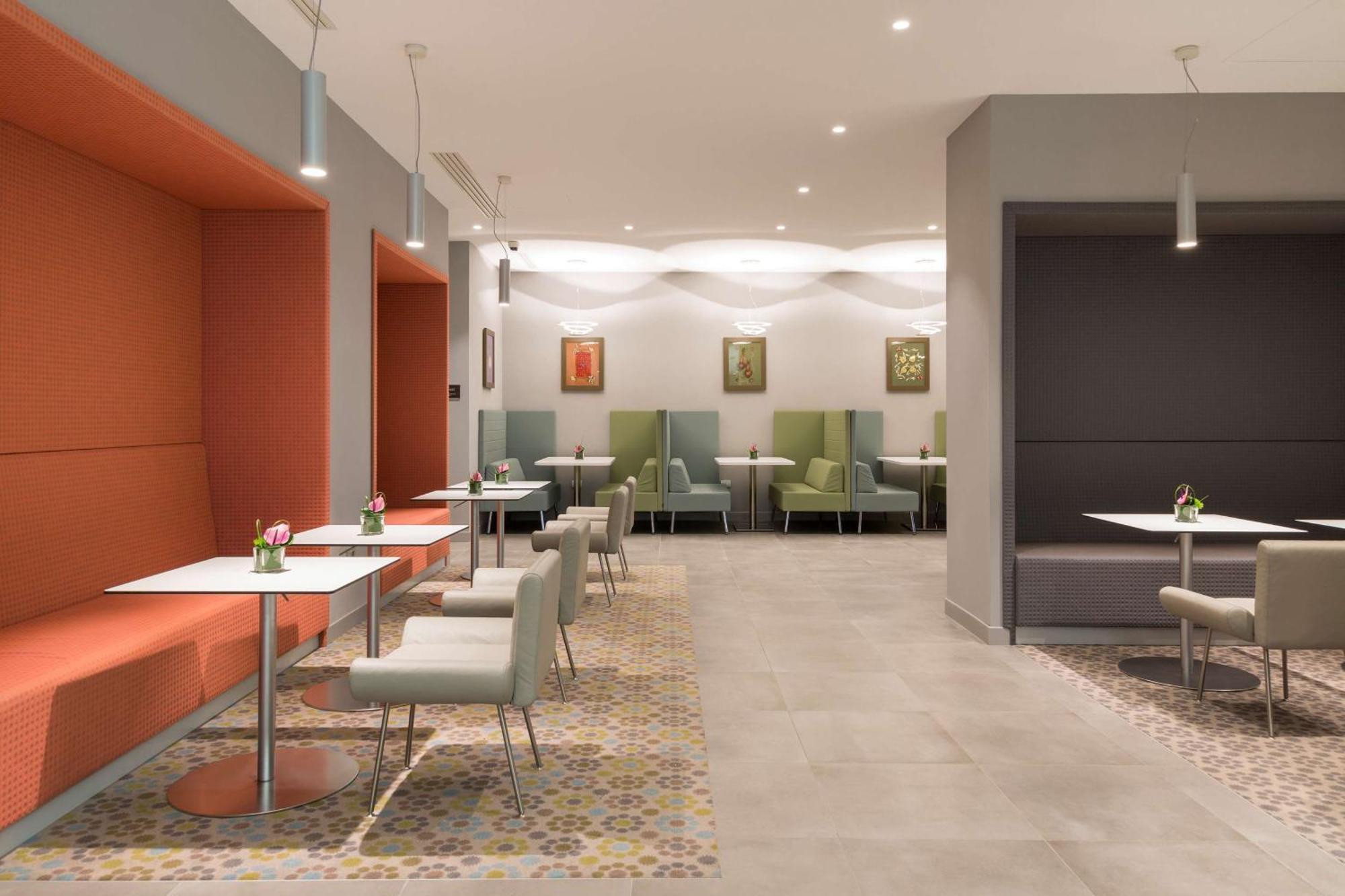 Hampton By Hilton Rome East Hotel Exterior photo